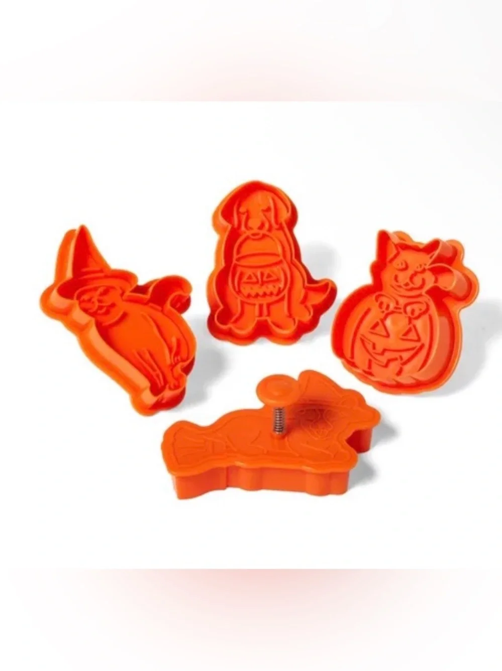 Sur La Table NWT, NIB festive Spooky Paws Impression Cookie Cutters, Set of 4